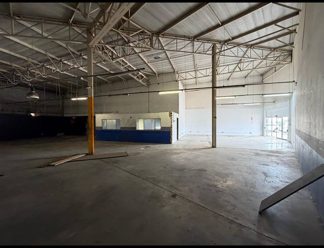 379M² WAREHOUSE TO LET IN HALFWAY HOUSE
